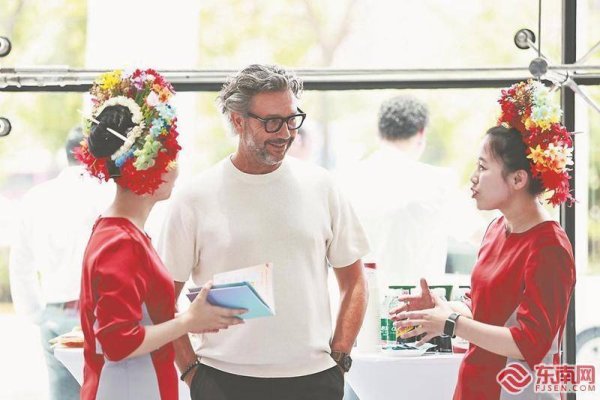 中承配资 泉州市举办《外籍人员在泉服务手册》发布仪式暨世遗泉州入境游便利化体验活动