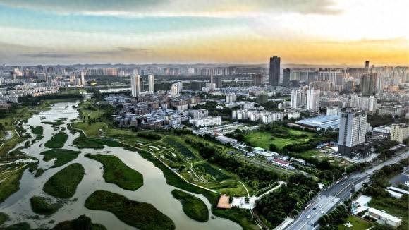 安泰证券 旭辉建管：2025年上半年在管总建筑面积超3600万平方米